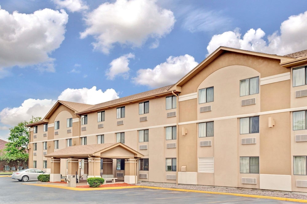 Super 8 by Wyndham Mokena Frankfort I 80 - featured photo