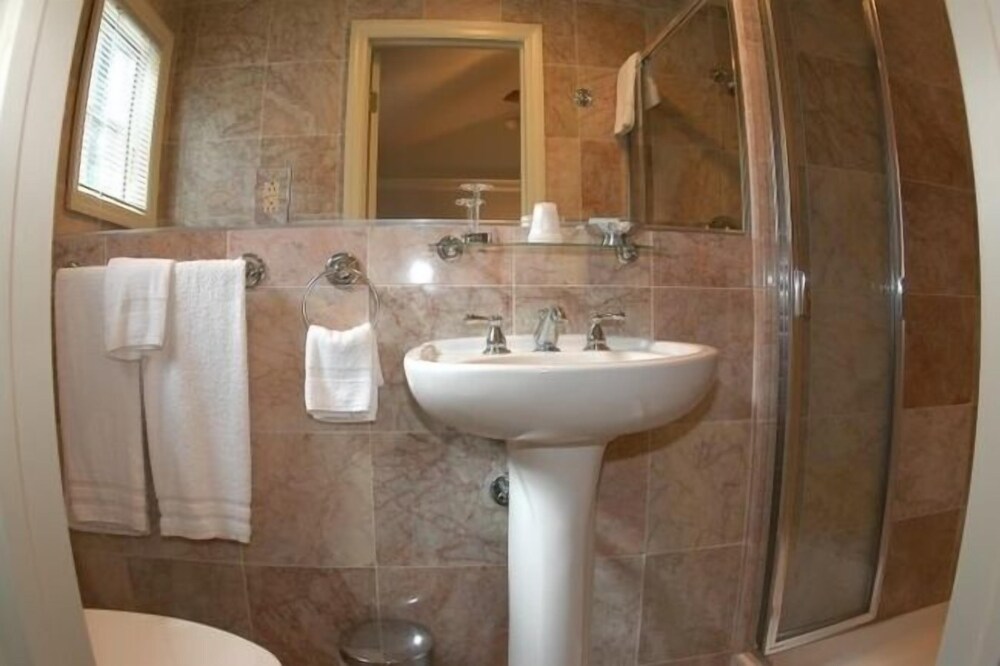 The Raven Resort - photo 6