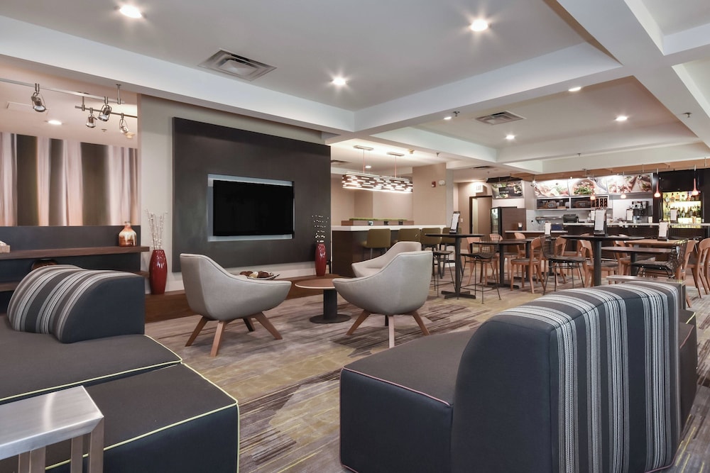 Courtyard by Marriott Charlotte Lake Norman — hotel in Huntersville