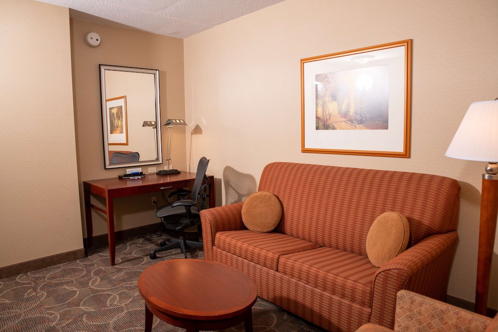 Hilton Garden Inn Erie - photo 21