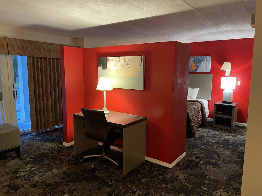 Gold Star Inn & Suites - photo 4