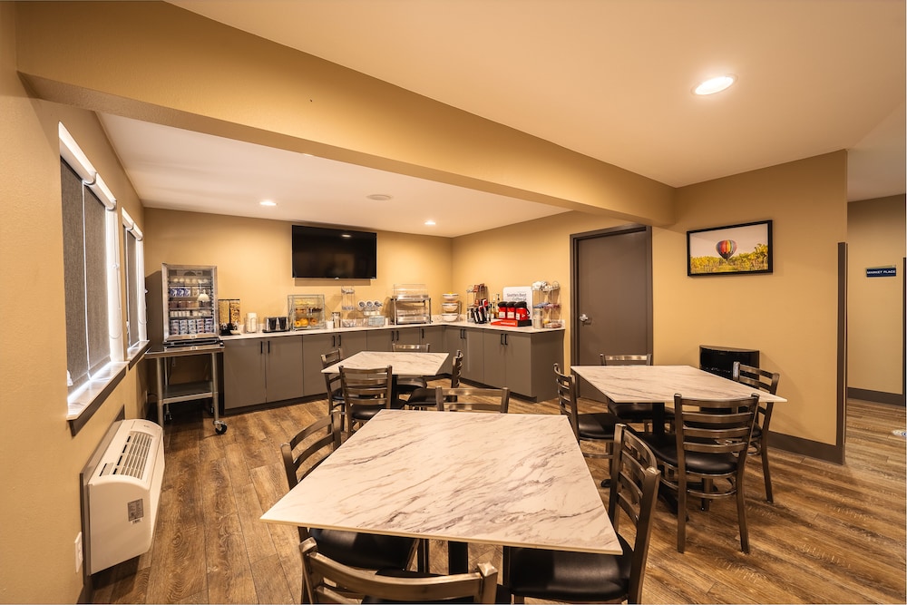 Cobblestone Inn & Suites Trenton - photo 28