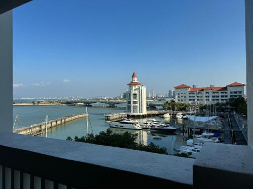 2Beds Seaview Waterfront Straits Quay w Free Carpark And Bathub — 4-Star Luxury Hotel in Tanjung Tokong, Malaysia