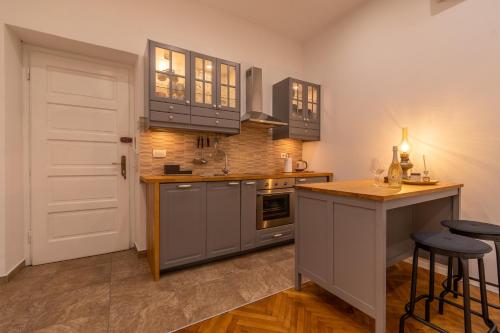 Neptune 2 Apartment — 4-Star Luxury Hotel in Split, Croatia