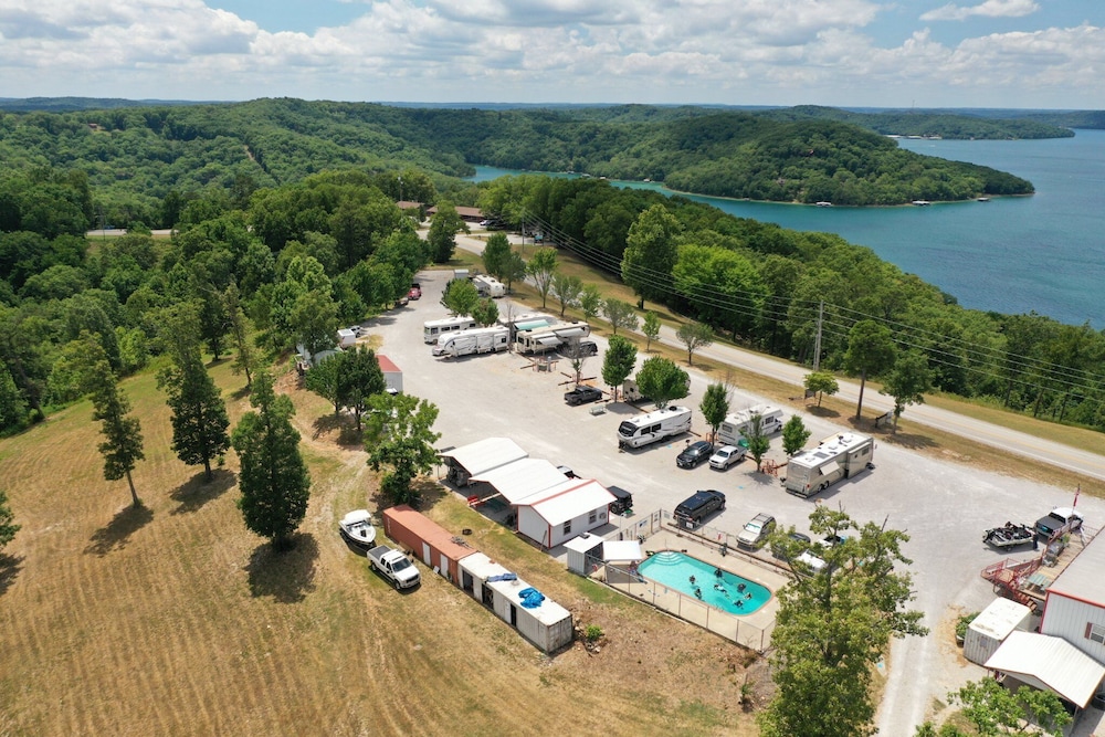 Beaver Dam Dive Shop and Resort - photo 37