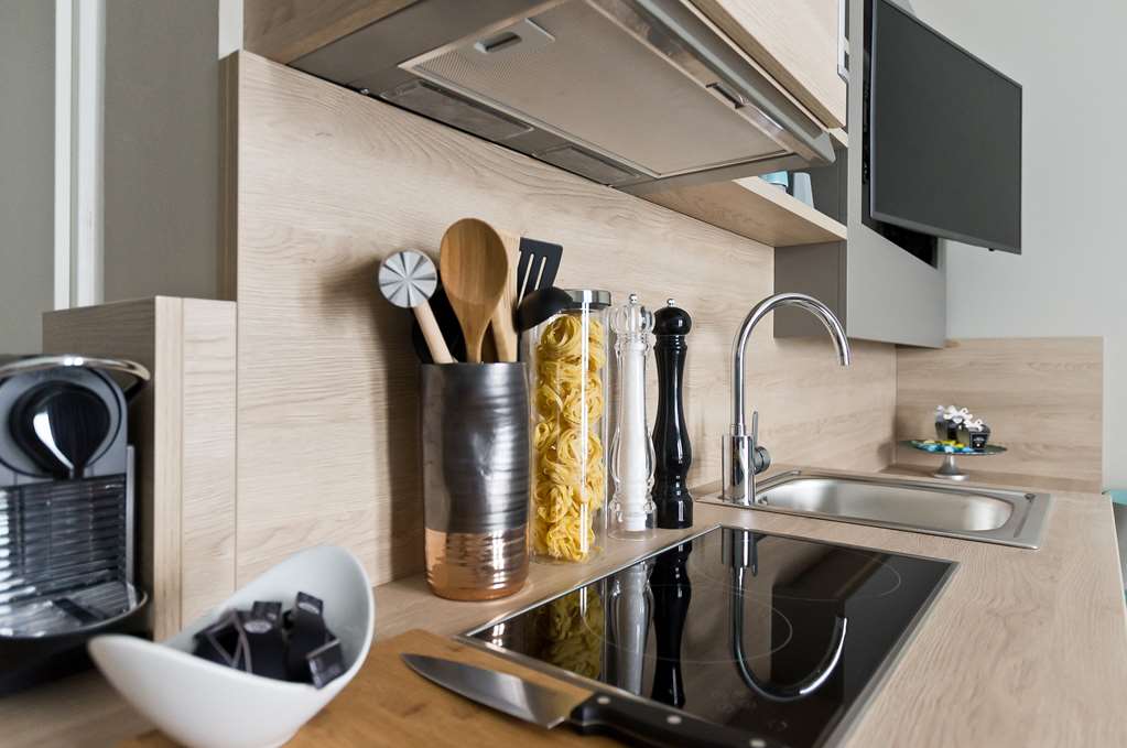 Arthotel ANA Living Stuttgart Double Bedroom Kitchen