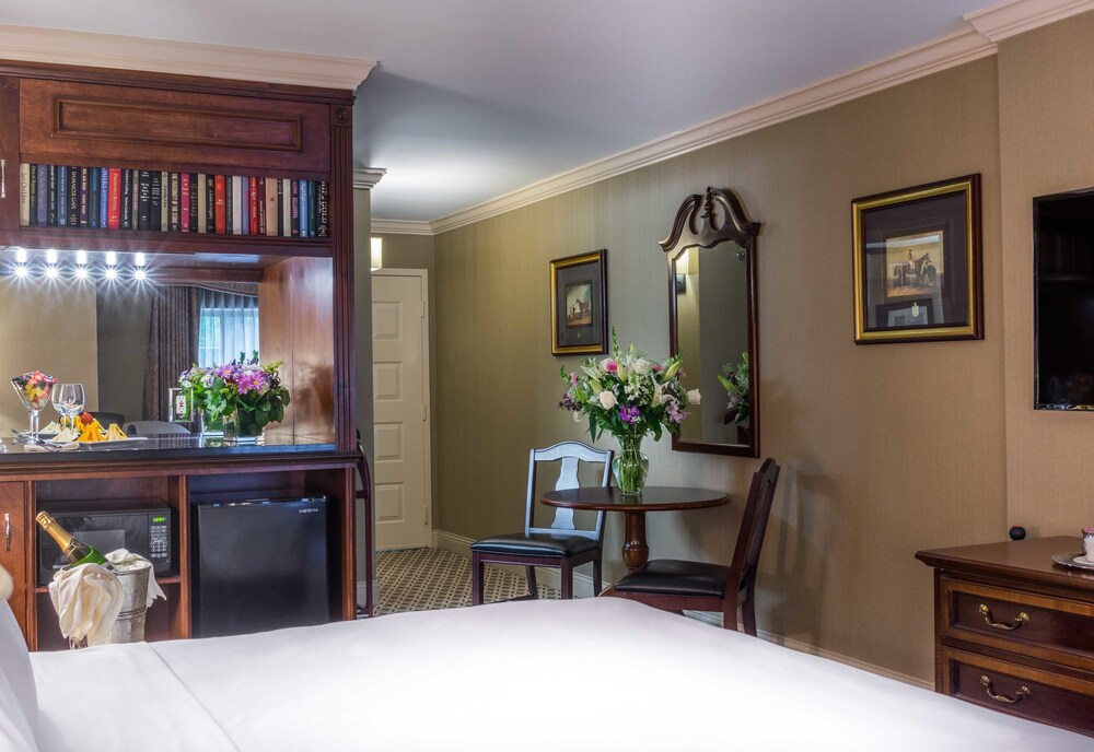 Madison Hotel - photo 16