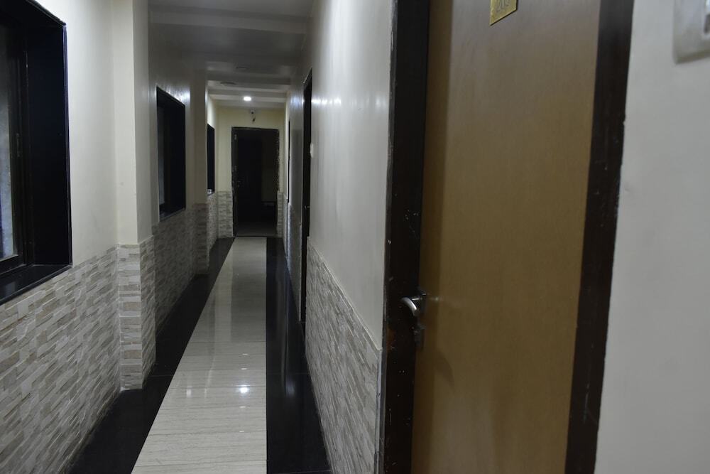 Dolphin Hotel