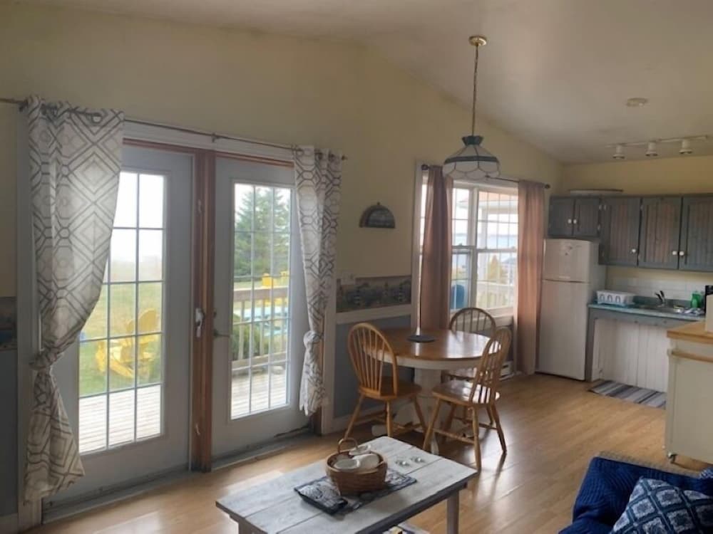 Whispering Waves Cottages — Shelburne — photo 2