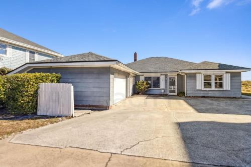 1180 S Fletcher Ave in Fernandina Beach, United States