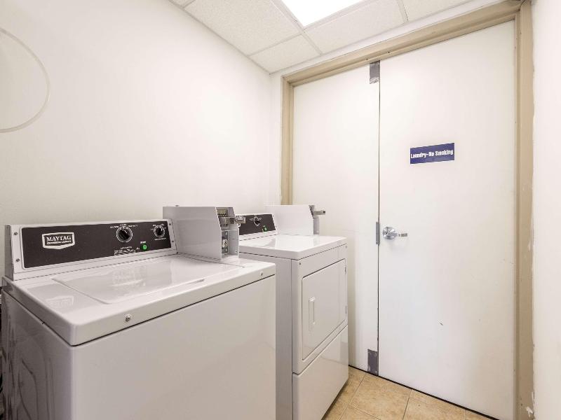 Motel 6 New Brunswick NJ - photo 36