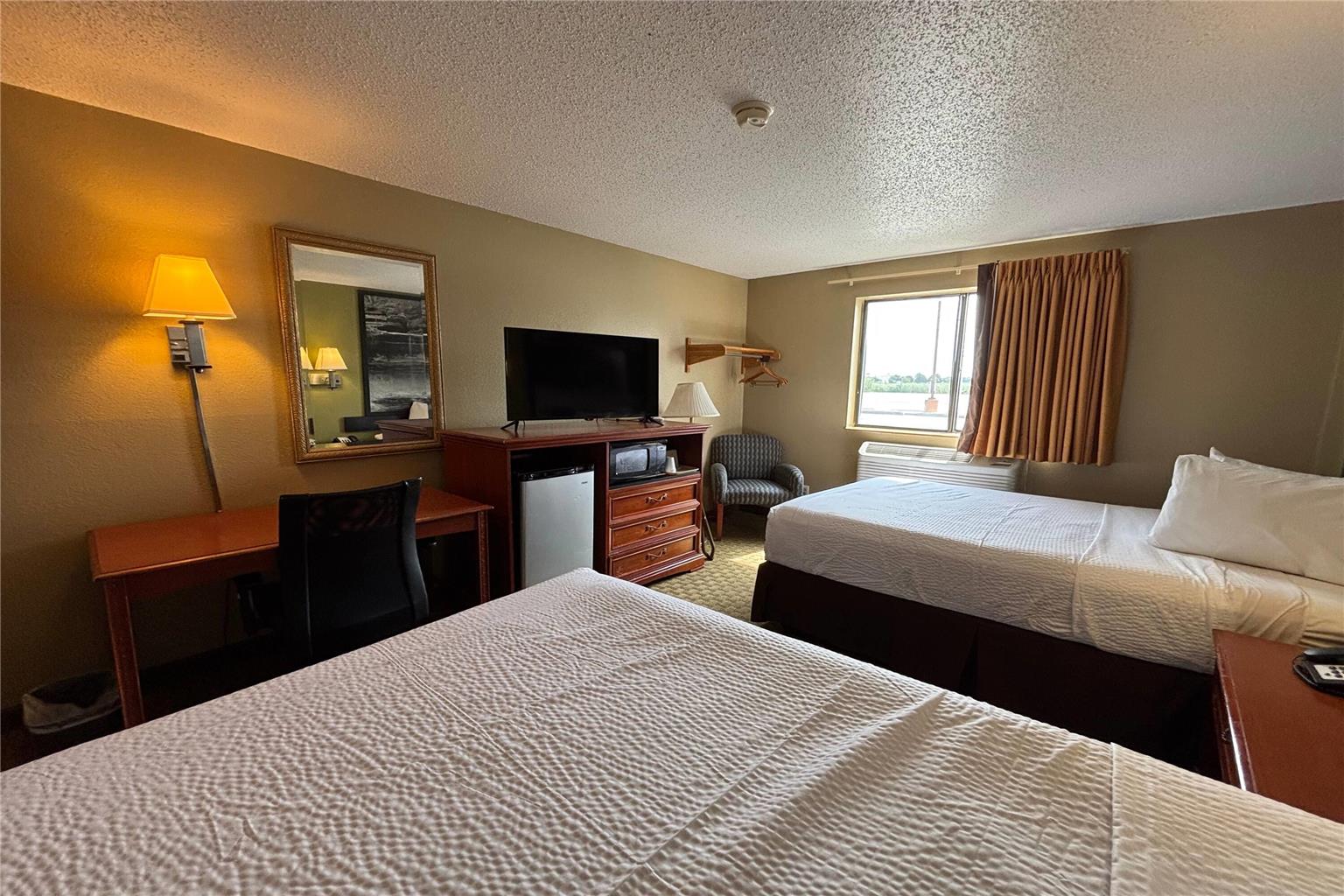 Super 8 by Wyndham Pontiac - photo 11