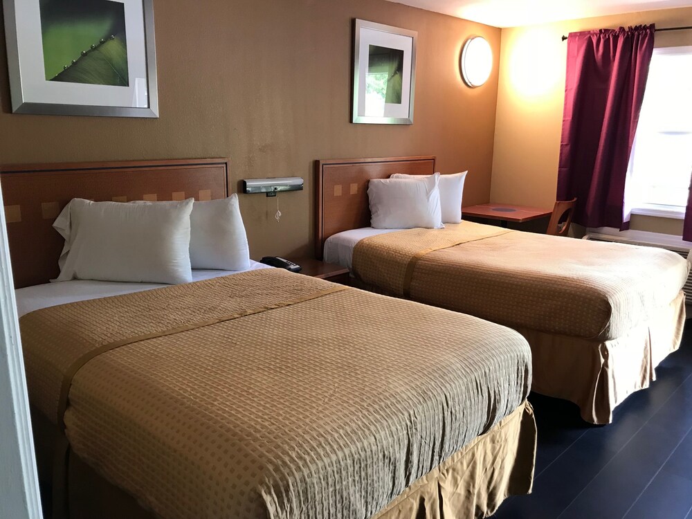 OYO Hotel Tallahassee Downtown - photo 3