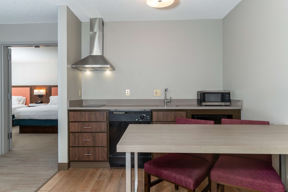 Hampton Inn & Suites St. Louis Chesterfield - photo 11