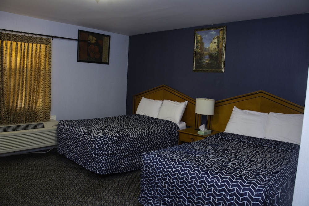 At 9 Motel - photo 14