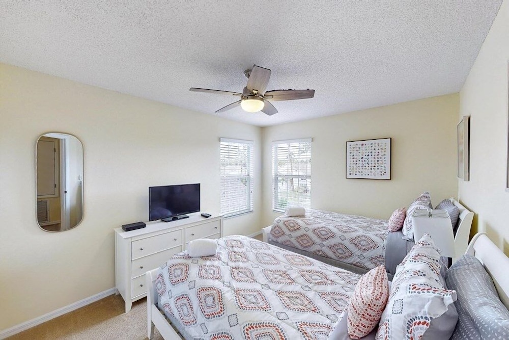 William's Lake Berkley Resort Vacation Home 5 Bedroom Home by Redawning - photo 12