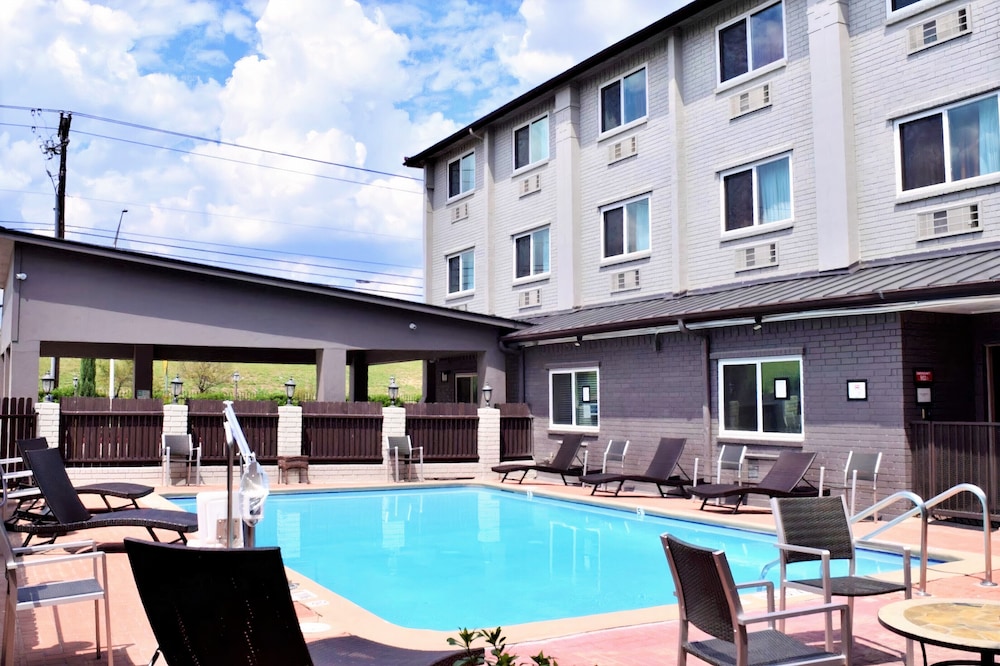 Orangewood Inn & Suites Midtown - photo 34