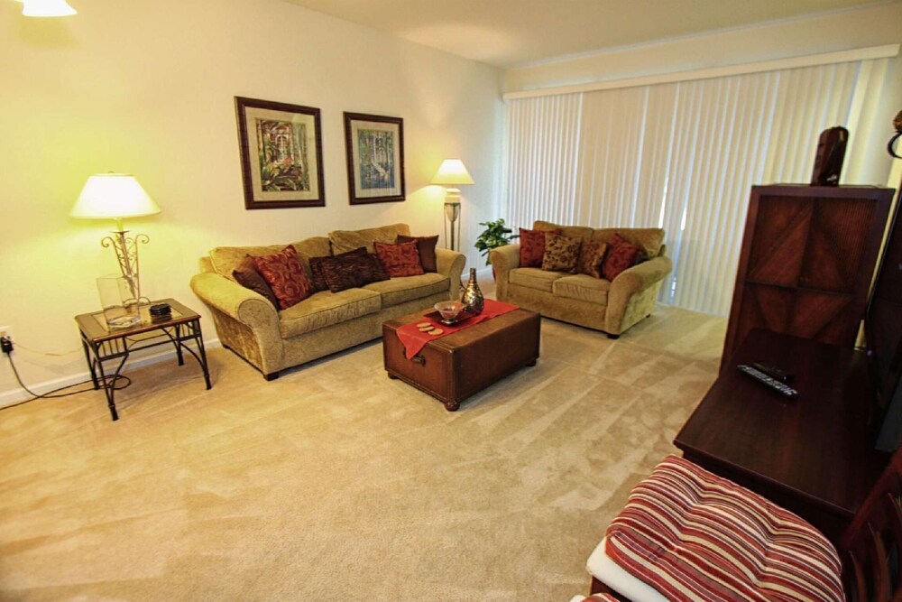 2633 Trafalgar Village - photo 13