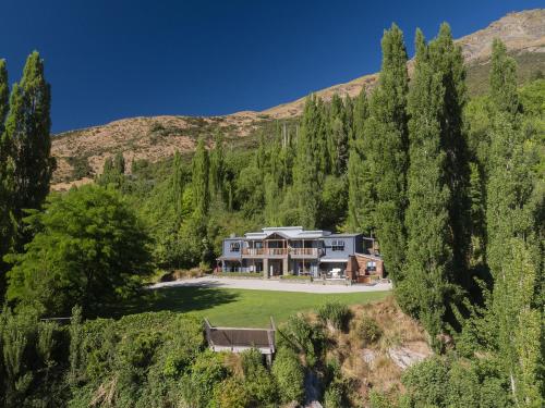 Moonlight Escape Lodge — 5-Star Luxury Hotel in Queenstown, New Zealand