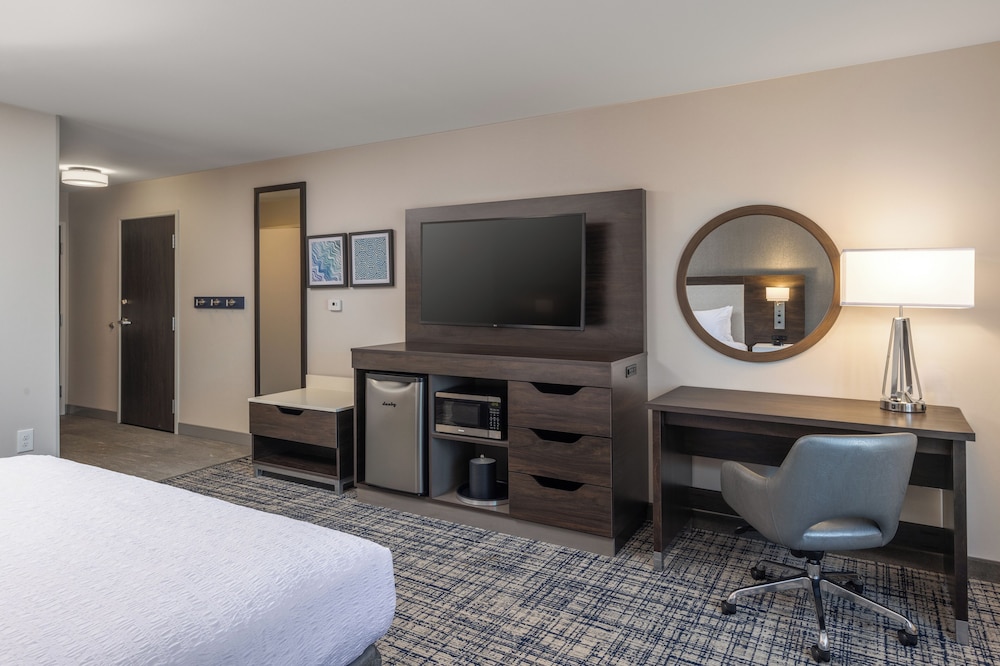 Hampton Inn & Suites Manteca - photo 4