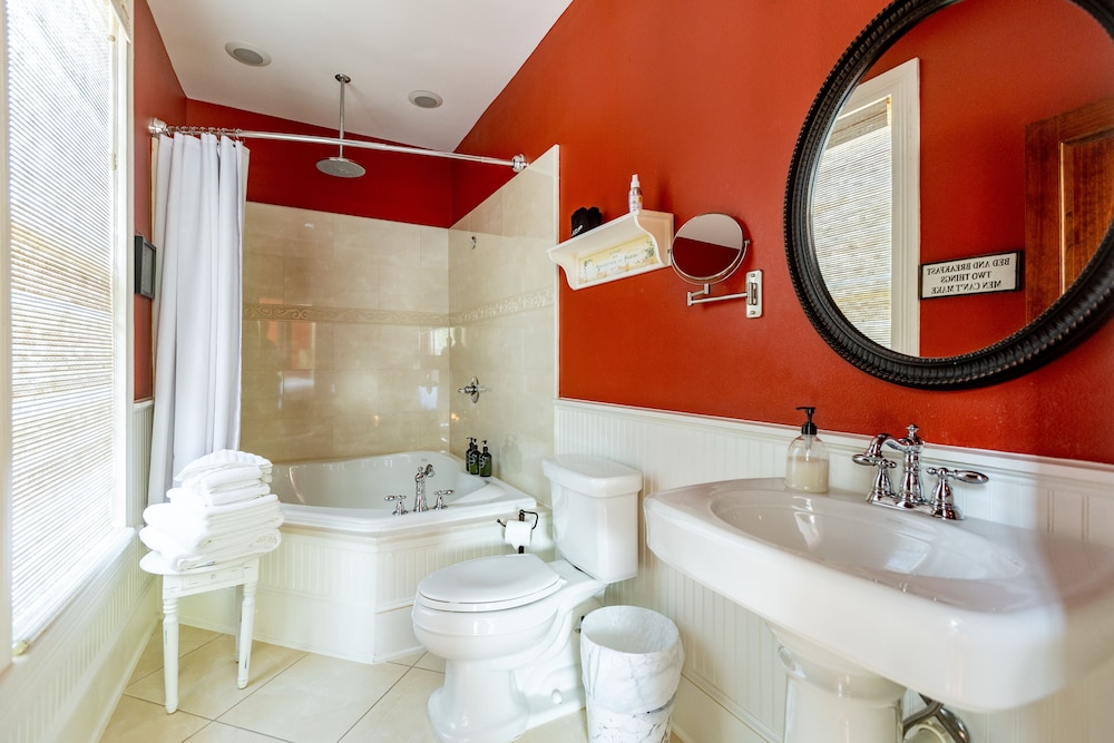 Camellia Rose Inn - photo 25