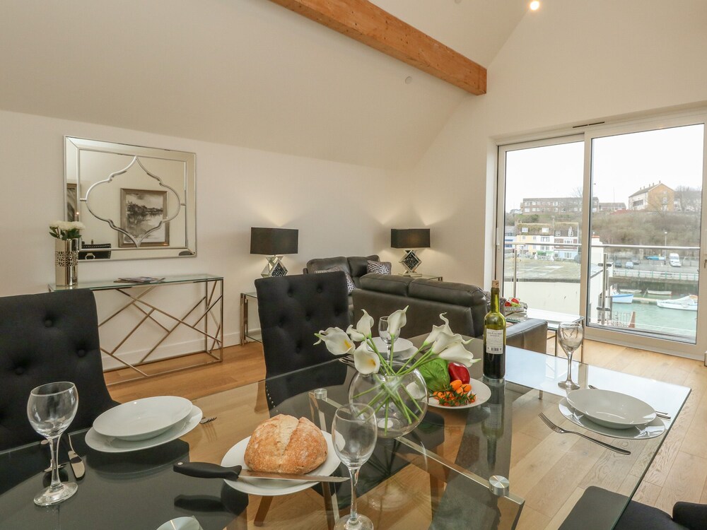 Harbourside Haven Penthouse 2 — 4-Star Luxury Hotel in Weymouth, United Kingdom