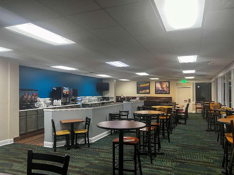 Days Inn by Wyndham Muskegon - photo 93