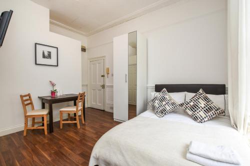 Lovely Studio with park view in Camden Kings Cross Zone1 — 4-Star Luxury Hotel in London, United Kingdom