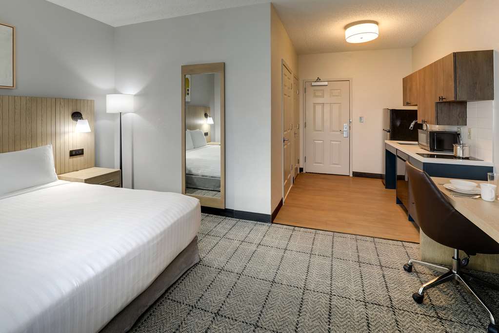 Sonesta Simply Suites Miami Airport Doral - photo 21