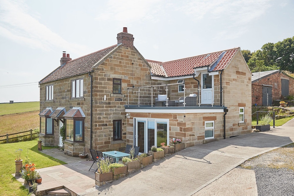 Host Stay Fairview House