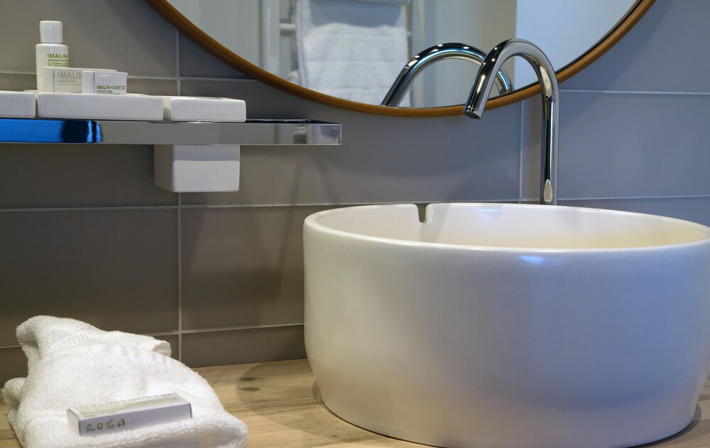 250 Main Hotel - photo 16