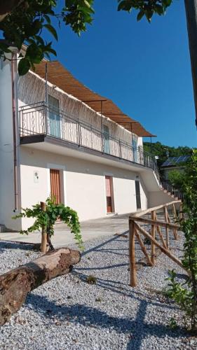 Affittacamere Nonna Ia — hotel in Lustra