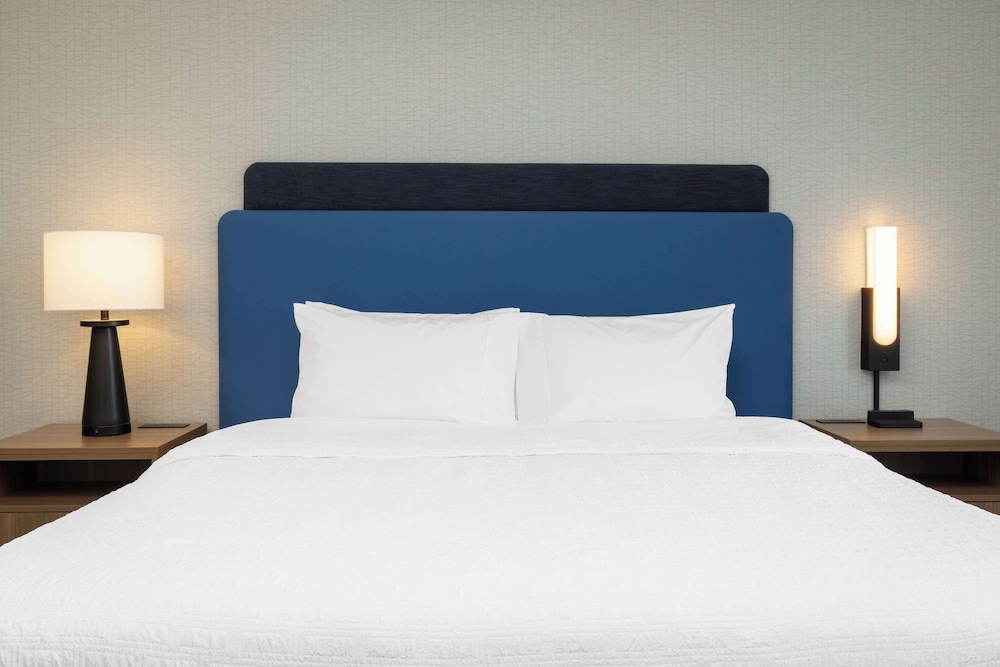 Hampton Inn & Suites by Hilton Cottonwood - photo 9