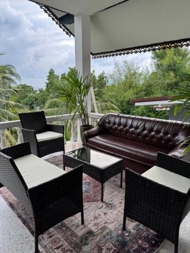 Sunday Driver - carbon neutral hotel in Ko Pha Ngan