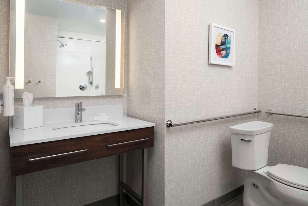 Hampton Inn Chicopee Springfield - photo 22