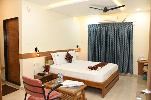 M R Residency — hotel in Bagalkot
