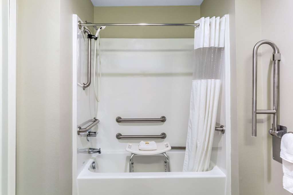 La Quinta Inn & Suites by Wyndham Odessa N. Sienna Tower - photo 15