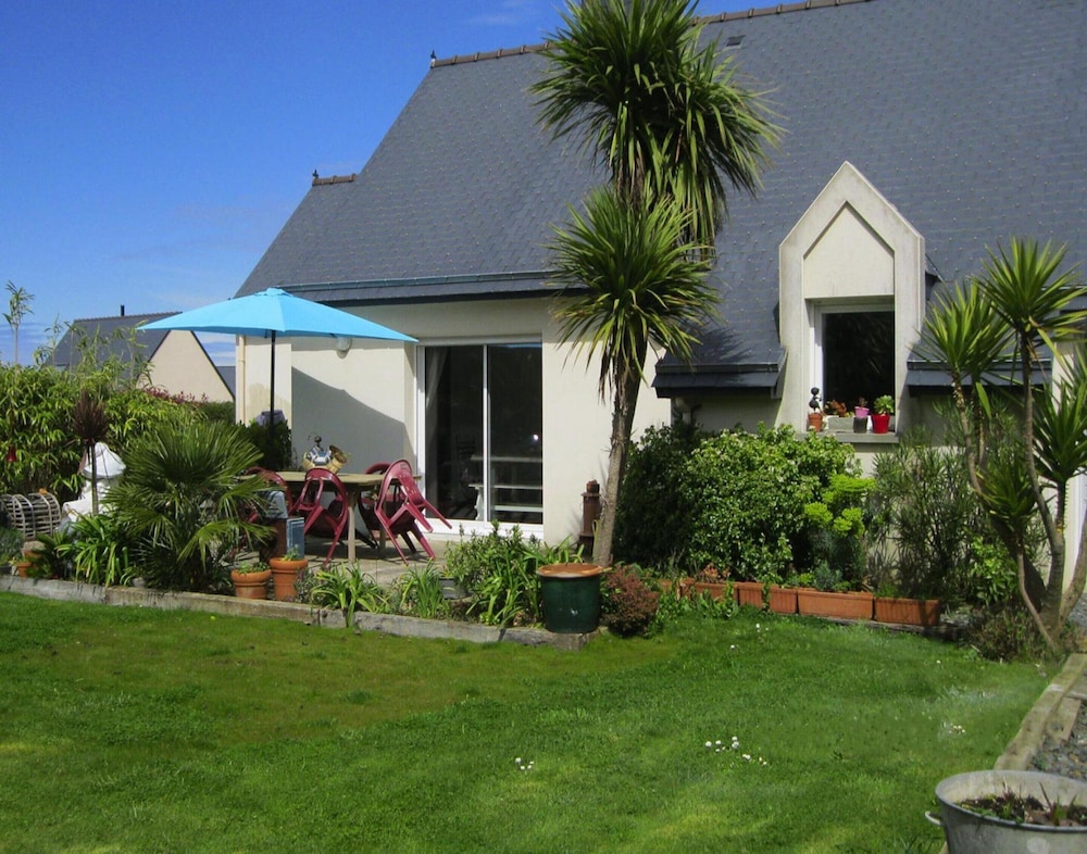 Holiday Home in Pleubian Near Kermagen Beach — 4-Star Luxury Hotel in Pleubian, France