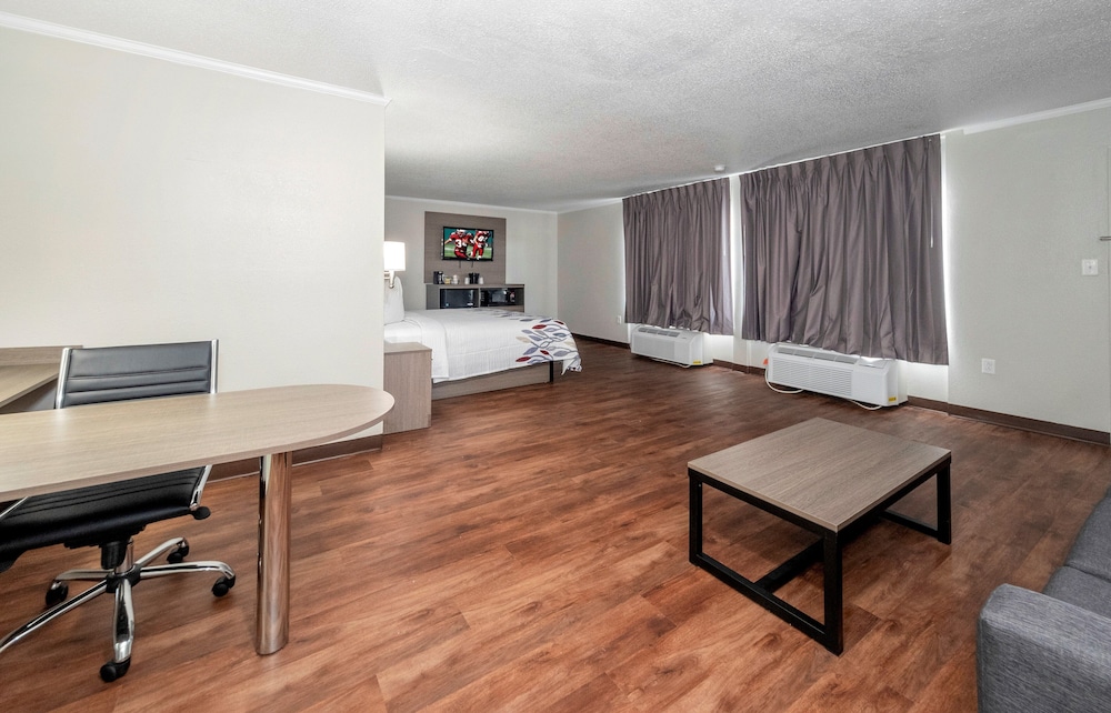 Red Roof Inn Petersburg Fort Lee - photo 20