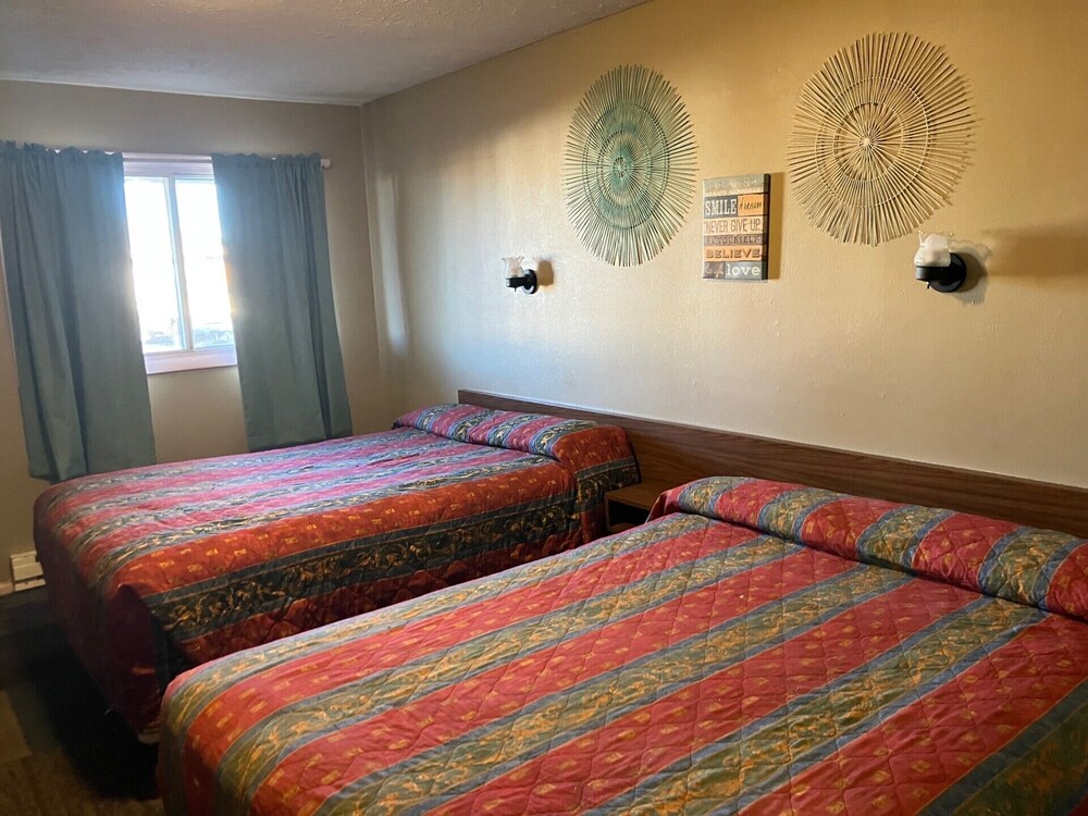 Tops Motel - photo 12