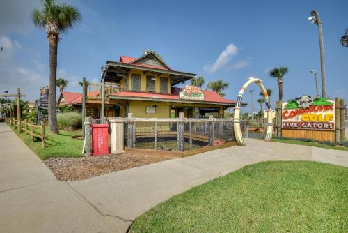 Daytona Beach Shores Condo Rental Walk to Beach — 4-Star Luxury Hotel in Daytona Beach Shores, United States