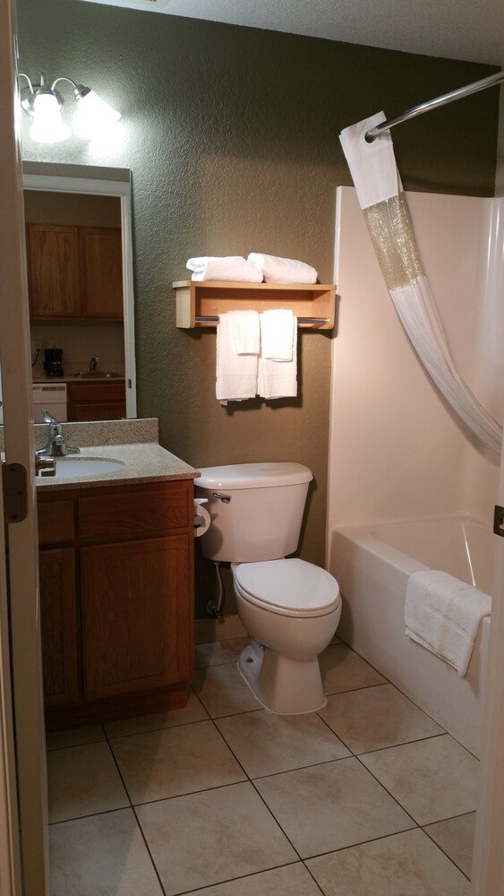 Suburban Studios South Bend - photo 8