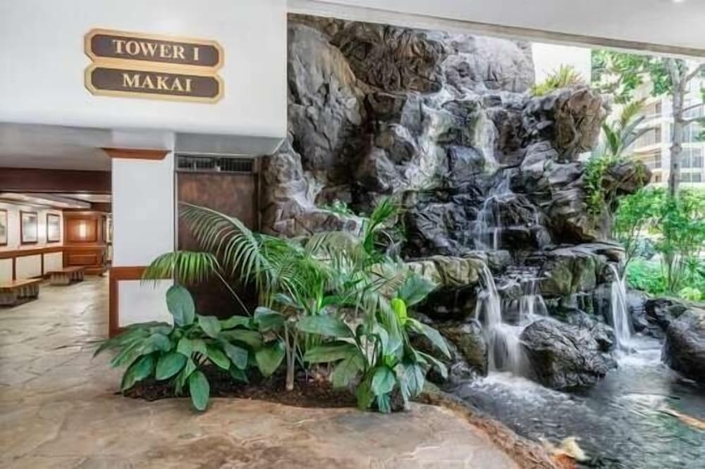 High Rise Ocean View Waikiki Condo FREE Parking & Wi Fi by Koko Resort Vacation Rentals - photo 22
