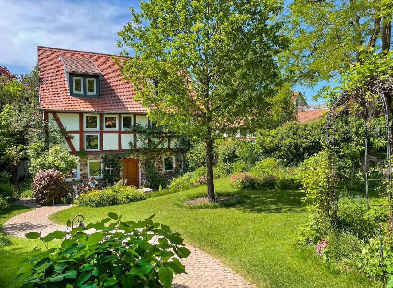 Ferienhaus Burgblick — 4-Star Luxury Hotel in Muenzenberg, Germany