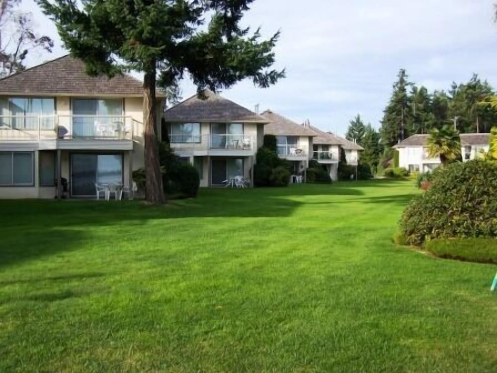 Ocean Sands Resort — hotel in Parksville