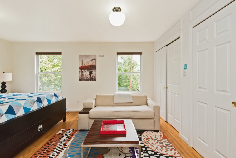 Racpanos Modern Stay on Forrest Street - photo 24