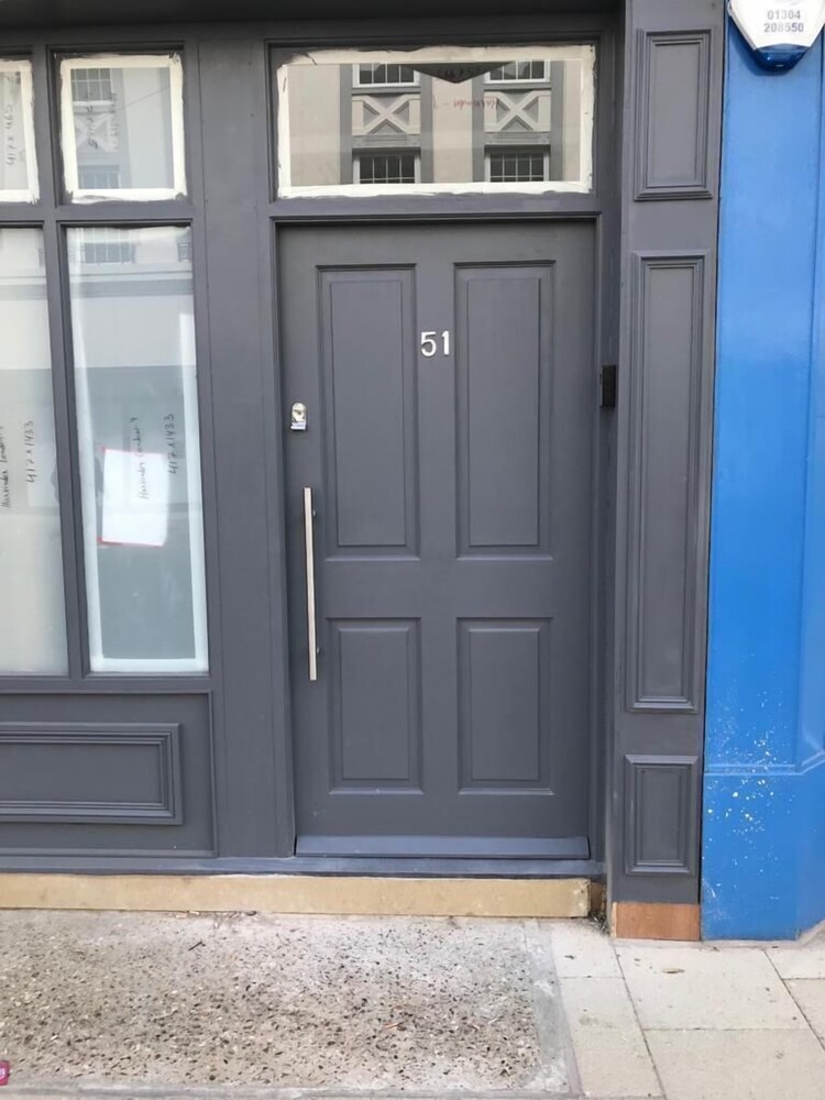 1 Bed Flat in Pedestrianized High Street in Dover, United Kingdom