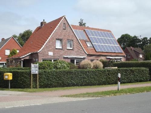 Ferienhaeuser MoJe 1 — hotel in Dornum
