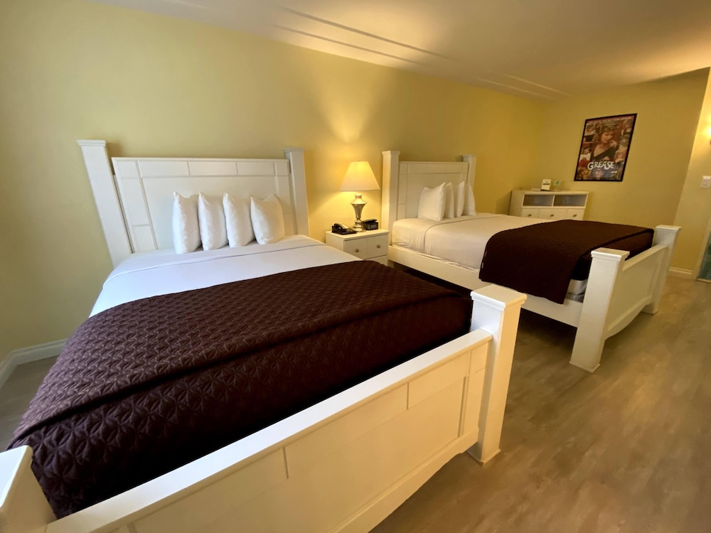 Hollywood Celebrity Hotel - photo 30