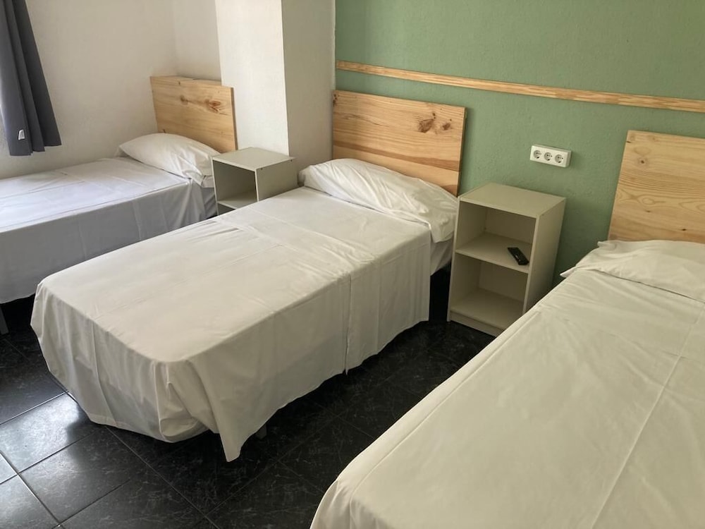 Malvarrosa Beach Rooms — Valencia — photo 5